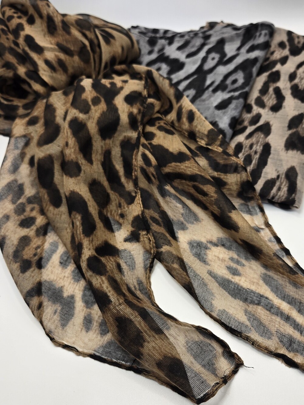 NWOT - LARGE Synthetic 100% Silk Feel Fashion Scarves - Picture 6 of 12